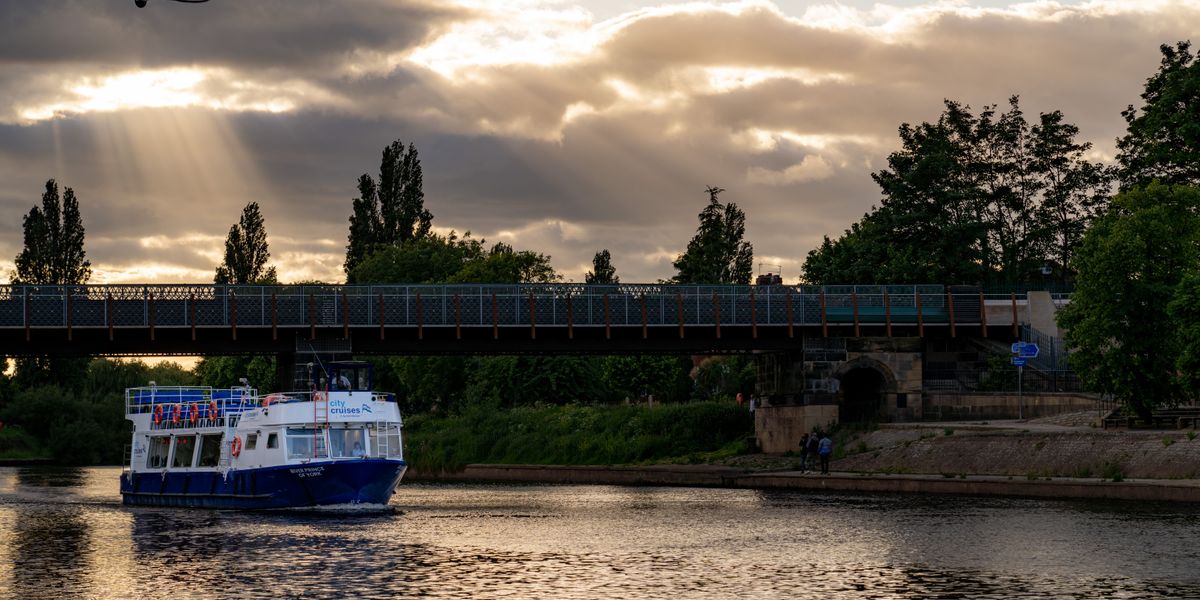 Evening-Cruise