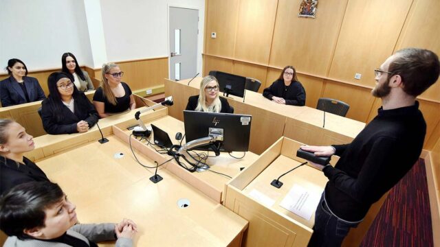 Teessideuni_mock_courtroom