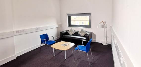 one-on-one-meeting-room