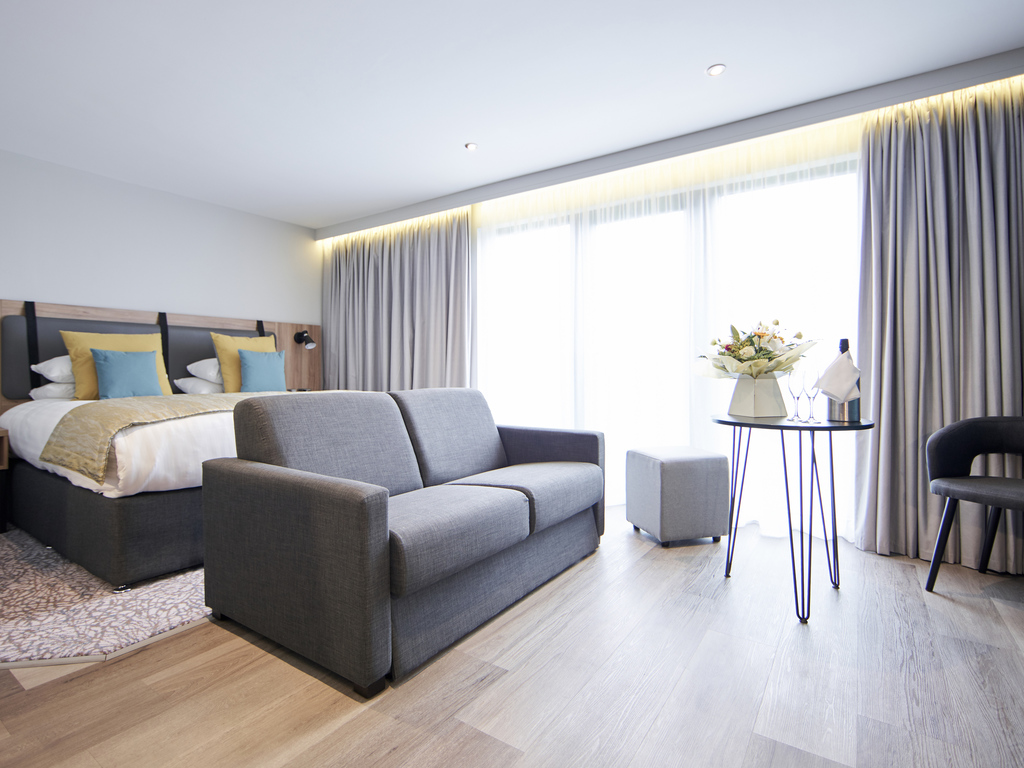https://www.accorhotels.com/7552